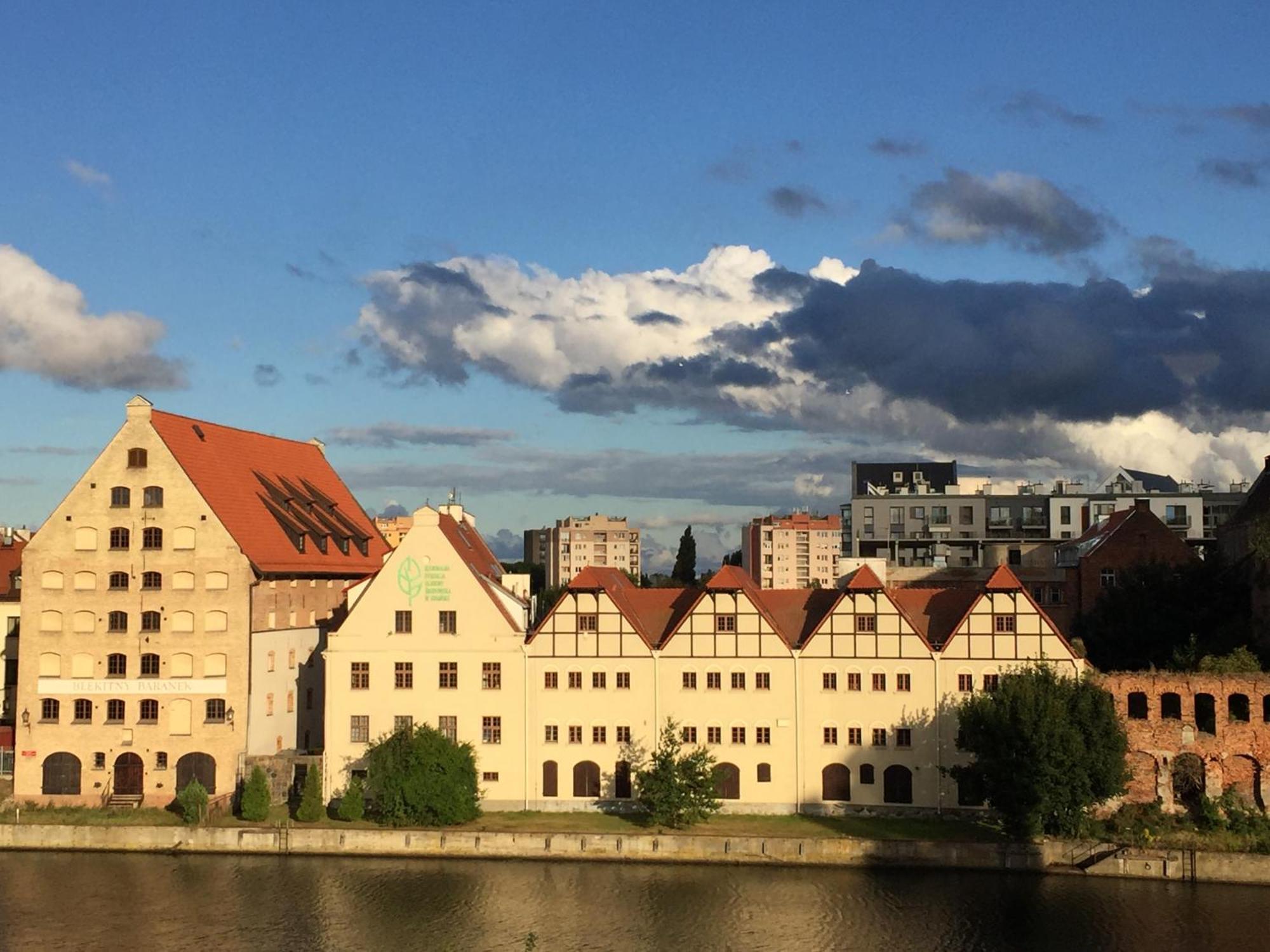Hello Apartments Amazing River View 4 Bedrooms & Balcony Гданьск Экстерьер фото